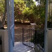 Maison de ville lumineuse avec jardin, hotell i Gardanne