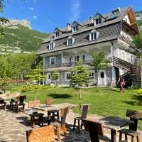 Boga Alpine, hotel din Bogë
