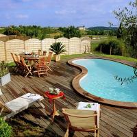 Luxurious villa with nice terrace in rural Chalais