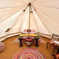 The Queens Head Glamping