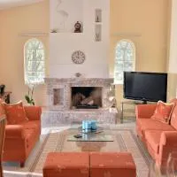 Domelia's Luxury Apartments near Airport & beach