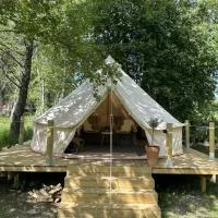 Glampingtält, privat område, 3 mil utanför Örebro, hotel u gradu 'Fjugesta'