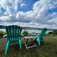 Chalet Charmant rénové au bord du Lac St Point