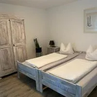 Pension Sandfeld, Am Sandfeld 1, hotel u gradu 'Teterow'