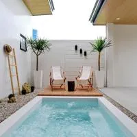 Bali-inspired Villa with Dipping Pool by Pallet Homes, hotel Iloilóban