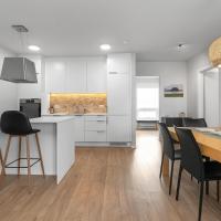 Modern 2BR Flat w/ Balcony, hotel in K&oacute;pavogur, Reykjav&iacute;k
