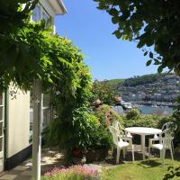 6 and 7 School Steps - Stunning views, private garden and parking