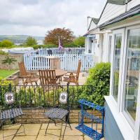 Dart Haven - cheerful holiday bungalow in Galmpton