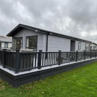 Luxurious 2-Bed Lodge in St Helens Ryde