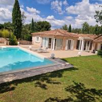 La Tissonnière Écrin de bien-être entre Mer Alpille Provence et Luberon avec spa piscine et cheminée