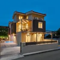 V Luxury Apartments with Pool