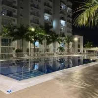 Apto nuevo en Girardot, piscina, BBQ, terraza.: Girardot'ta bir otel