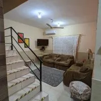 Cómoda casa independiente, hótel í Capiatá