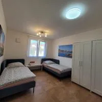Pension Chen mit 2 Schlafzimmern, EBK, separat Balkon, hotel em Griesstätt