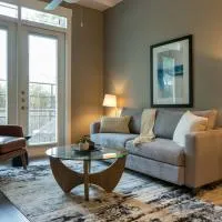 Modern Apartment in Prime Location ID1813X74