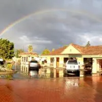 FairBridge Inn & Suites Gateway to Yosemite、マーセドのホテル