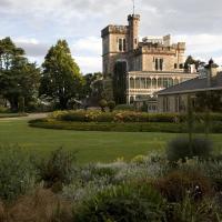 Larnach Lodge & Stable Stay, hotell i Dunedin