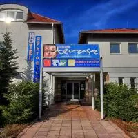 Aphrodite Hotel, hotel u gradu Göd