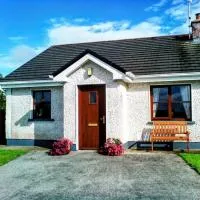 Wild Atlantic Haven, cosy home nr. Ballina & Beach: Ballina şehrinde bir otel
