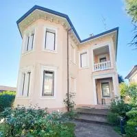 Villa le Rondini، فندق في Castronno