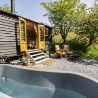 Moelfre - Shepherds Hut, hotell i Llanbedr