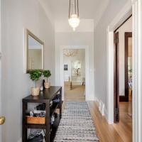 STYLISH AND SPACIOUS 2ND Flr 2 BR VICTORIAN HOME, hotel i Hayes Valley, San Francisco