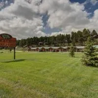 Rock Crest Lodge & Cabins, hotel i Custer