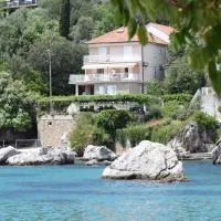 Villa Ana Apartments, hotel en Molunat