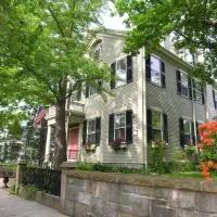 Delano Homestead Bed and Breakfast، فندق في Fairhaven