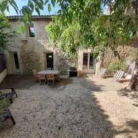 Gite Esprit Colibri, Hotel in Pont-Saint-Esprit