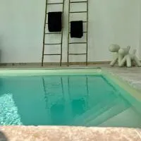 Isques에 위치한 호텔 Manoir Les Feuillantines Piscine & Spa