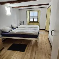 Airolo with private parking, hótel í Airolo