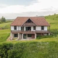 Hillside View Cottage - Csíksomlyó-panoráma vendégház, hotel em Păuleni-Ciuc