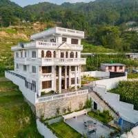 The White House Villa, 8 bedroom, Swimming Pool & Home Theater、カトマンズのホテル