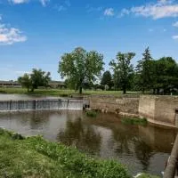 Webber Hotel، فندق في Lyndonville