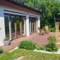 Apartman s bazénem a saunou, hotel en Perštejn