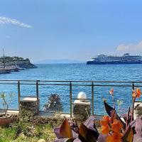 Waterfront Glass Flat, Hotel in Kuşadası