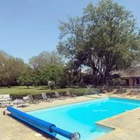 Hors Cadre/villa avec piscine, hotel em Nort-sur-Erdre
