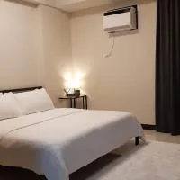 101 Newport blvd C2 4F by Rechelle Nunag, hotel u Manili