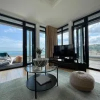 Riviera Apartments - Five Stylish Penthouse Apartments with Unrivalled Sea Views of Teignmouth, Shaldon, The Jurassic Coastline & The Teign Estuary, hótel í Teignmouth