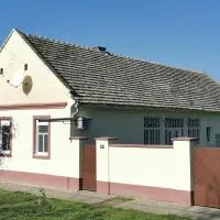 Kod Bake โรงแรมในNovi Bečej