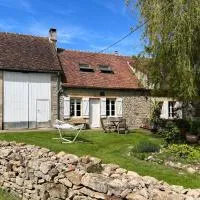 Les Ecureuils, chambre au calme: Bussy-la-Pesle şehrinde bir otel