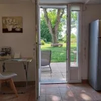 Le Gîte Les Grives – hotel w mieście Villers-Carbonnel