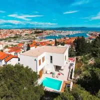 Villa Miramarina, hotel u gradu Tribunj