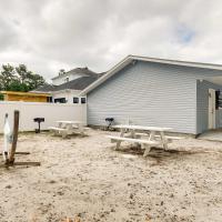 Atlantic Beach Escape about 2 Mi to Barefoot Landing!, hotell i nærheten av Grand Strand lufthavn - CRE i Myrtle Beach