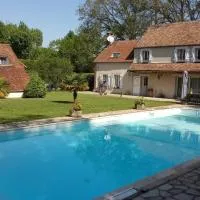 Villa Dikaria, хотел в Montacher