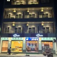 Baranda Restro and Events, hotel u gradu 'Besisahar'
