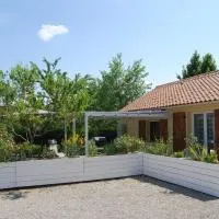 LANA COTTAGE 3 Etoiles, Hotel in Montjean