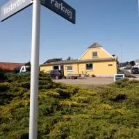 Parkvejens feriebolig, отель в городе Биндслев