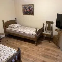 Arbatinės apartamentai - Močiutės namelis – hotel w mieście Birże
